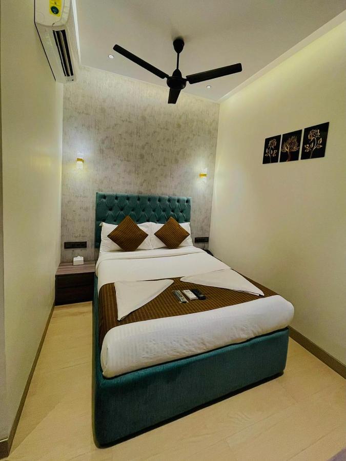 Hotel Lime Wood Мумбаи Экстерьер фото