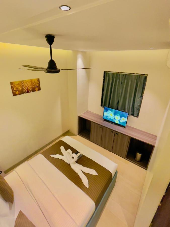 Hotel Lime Wood Мумбаи Экстерьер фото
